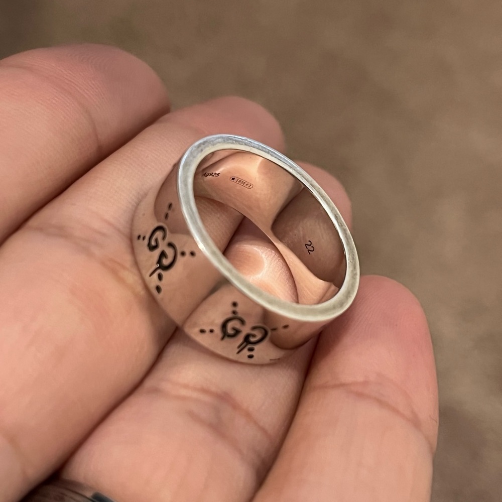 gucci ring size 8 or 9